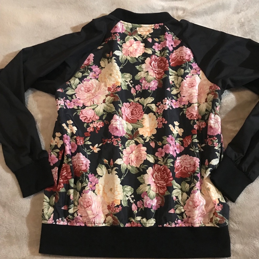 Light windbreaker material.Boyfriend Floral Bomber